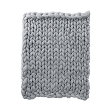 Load image into Gallery viewer, Livingandhome Chunky Knit Throw Blanket Handwoven Home Decor