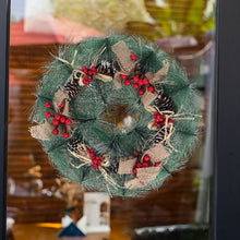 Load image into Gallery viewer, Livingandhome 32cm Snow Flocked Christmas Artificial Wreath with Classical Xmas Ornaments, CD0381