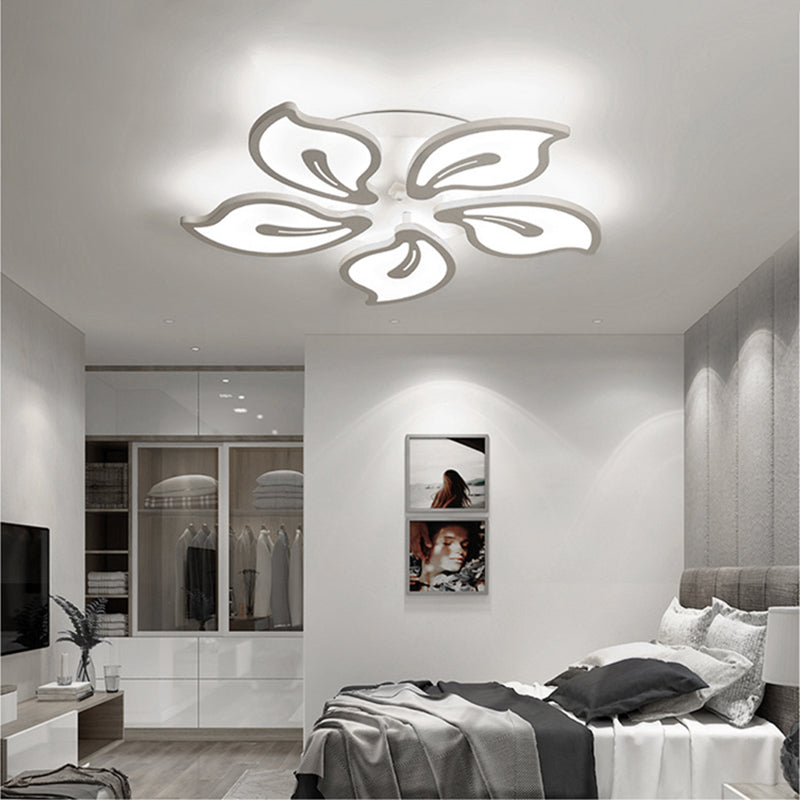 Livingandhome Elegant Floral Shape Energy-efficient LED Ceiling Light, LG0622